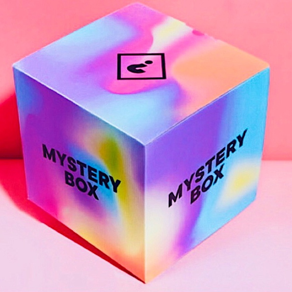 🆕🔥MYSTERY 📦 MAKEUP TAKE A LEAP YOU WILL NOT BE DISSATISFIED/6-8 ITEMS NWT!!!